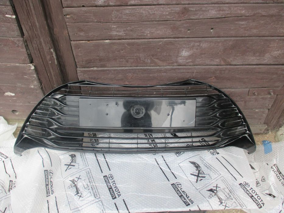 Grill Atrapa Yaris III 17-20 Połysk Piano