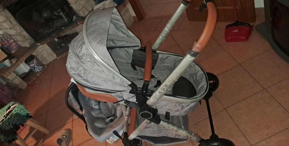 Carrinho bebé novo
