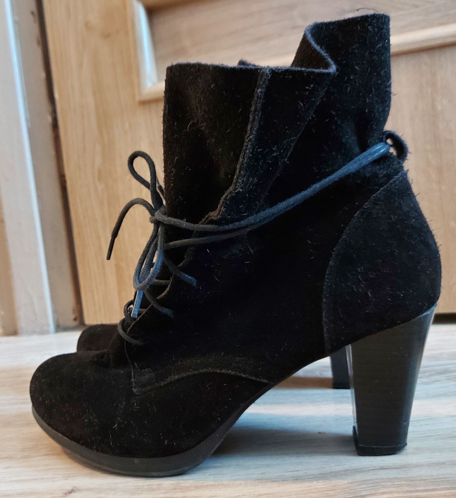 Damskie buty wiosenne botki zamsz Pier One r. 39