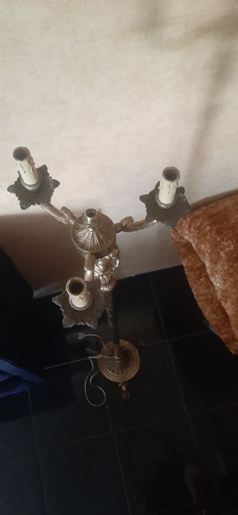 Candeeiro antigo em bronze e metal