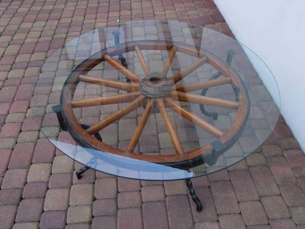 Piękny oryginalny stolik z szybą-koło