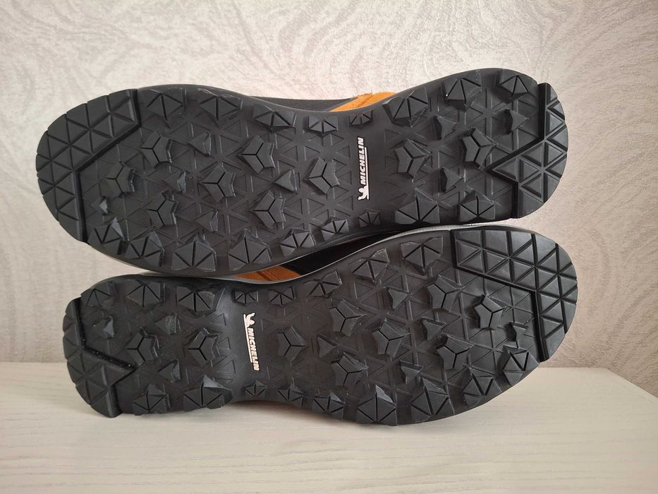 Взуття туристичне Garmont Dragontail Tech GTX Нові 42р.