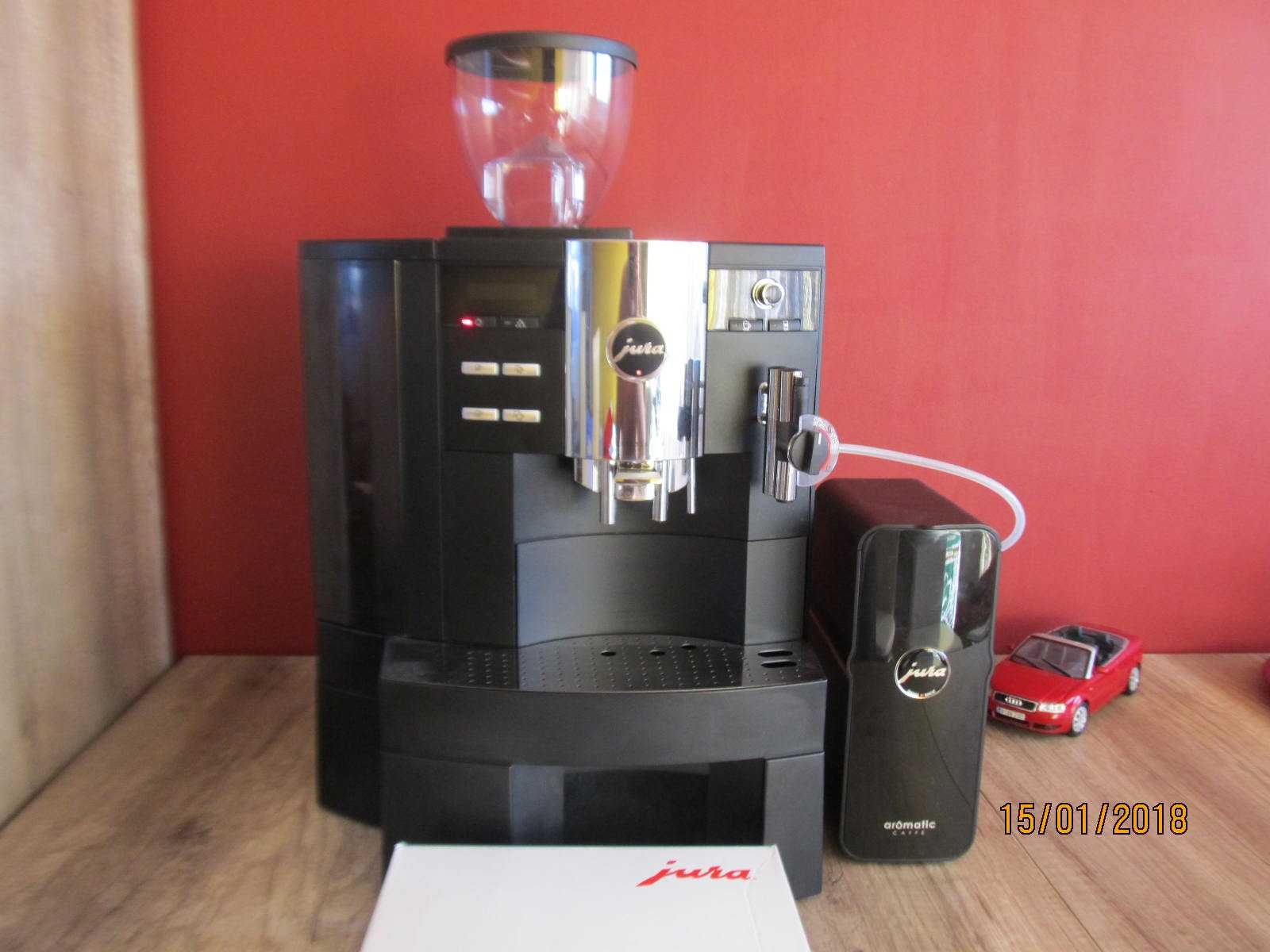 Ekspress Jura XS - dodatkowy pojemnik na ziarna kawy
