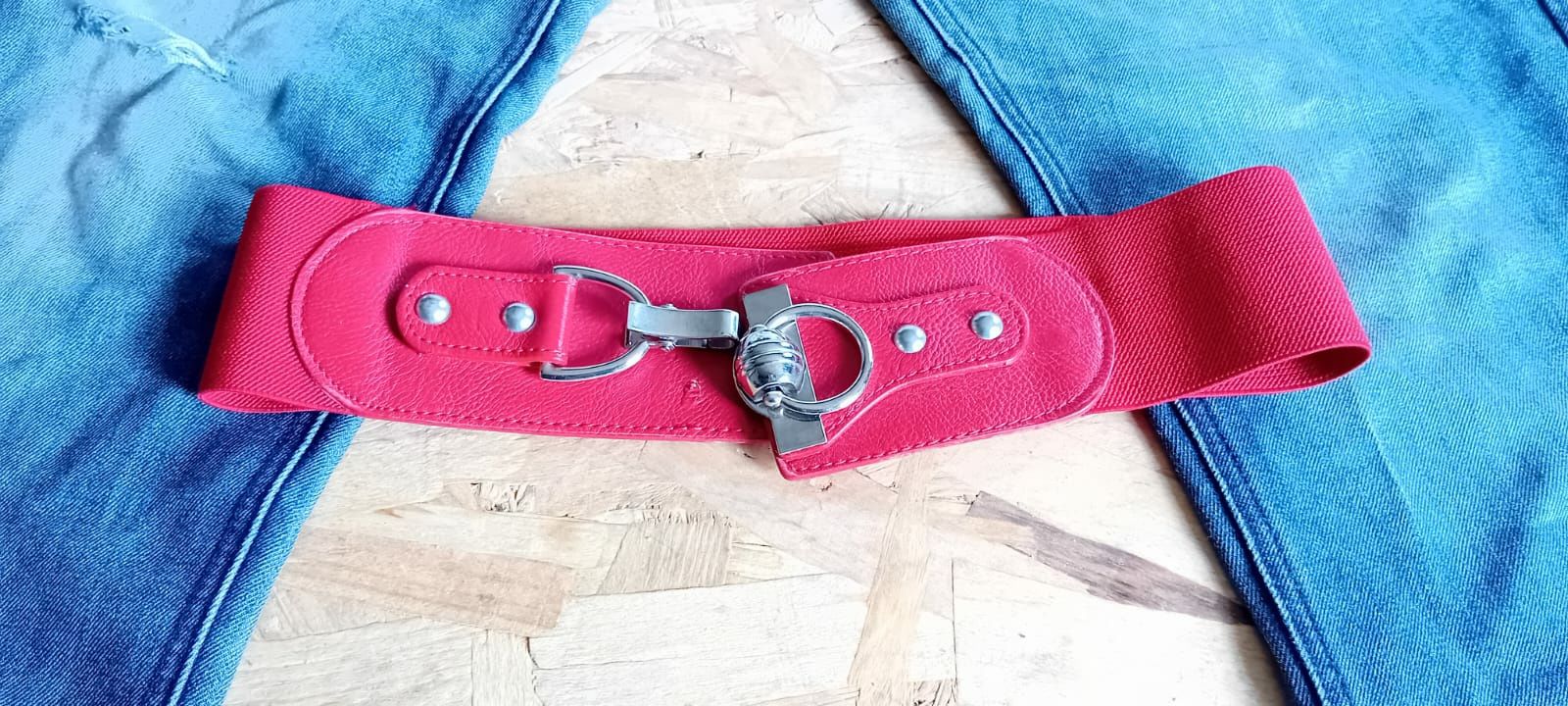 Roupa senhora M/L e XL - cada peça 1 euro