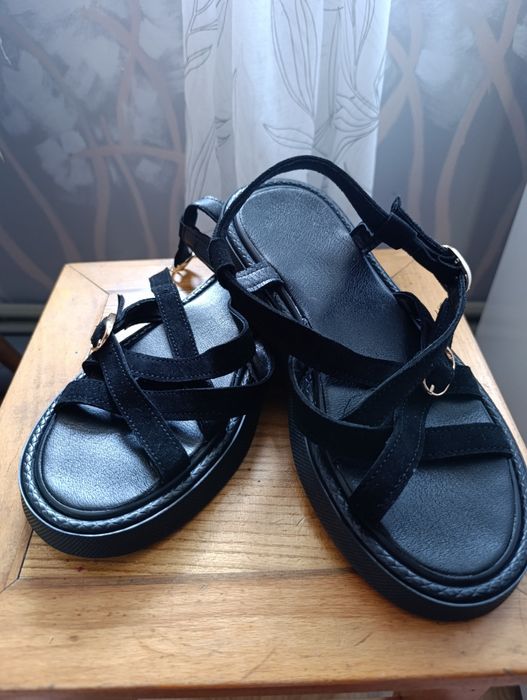 Сандалі жіночі замшеві  36 р.