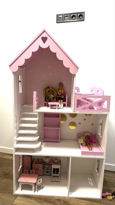 Ляльковий будинок ,деревʼяний будинок