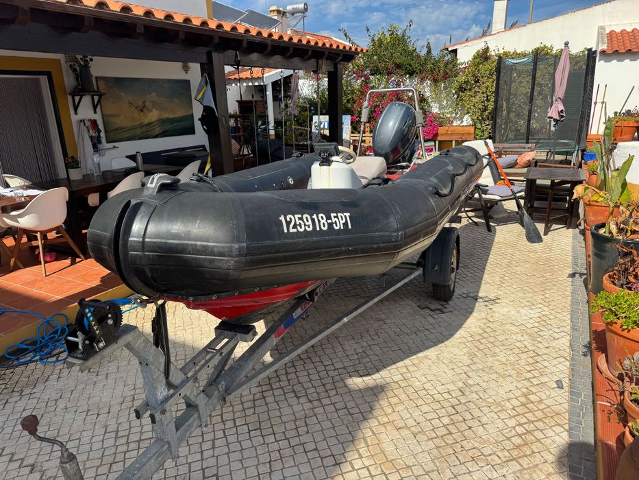 Barco RIB em Alumínio com Motor Yamaha 30HP (2023) + Atrelado