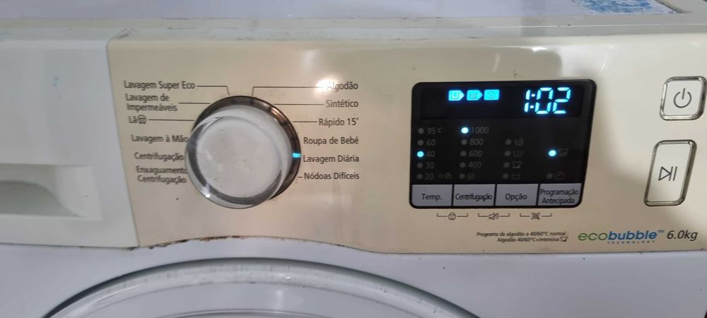 Máquina de lavar roupa Samsung