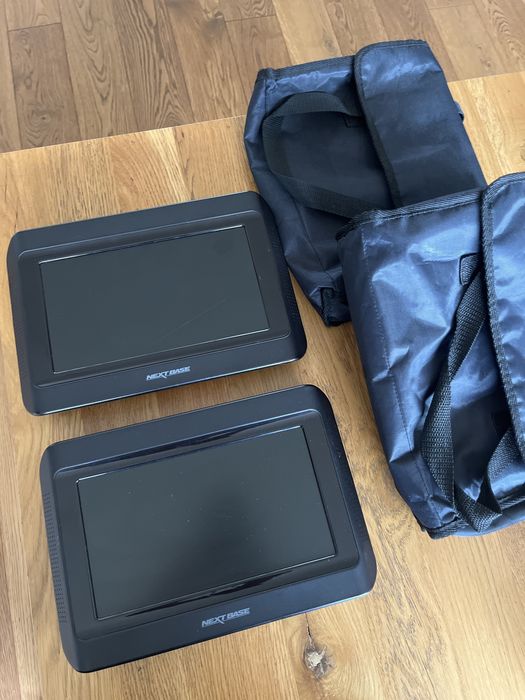 Telewizorek do samochodu dla dziecka plus plyty DVD CD komplet