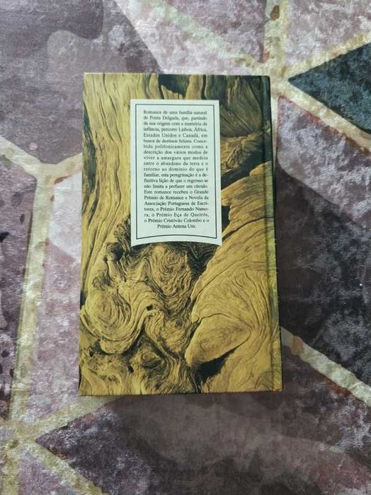 Livro Gente Feliz com Lágrimas de João de Melo