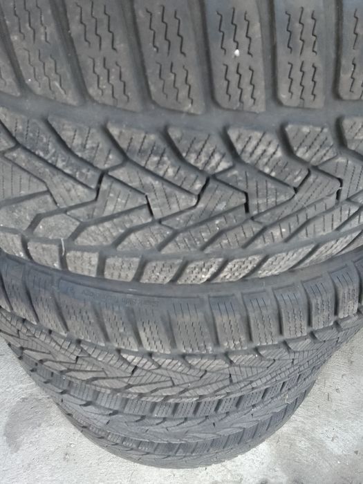 Cena za 2 Opony zimowe 245/45r18 UNIROYAL 2021r