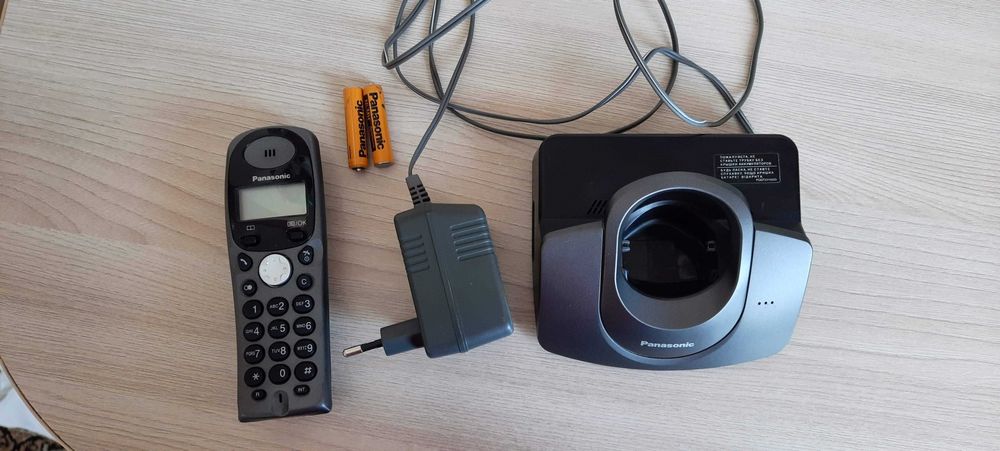 Радіотелефон Panasonic KX-TG1107UA