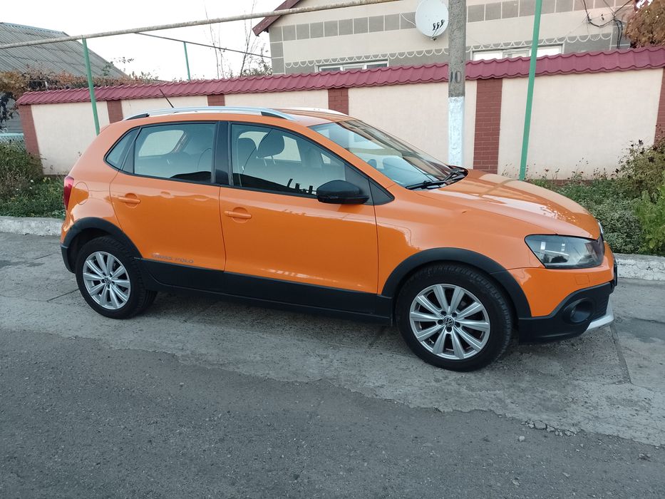 Продам Фольксваген крос поло в хорошем состоянии