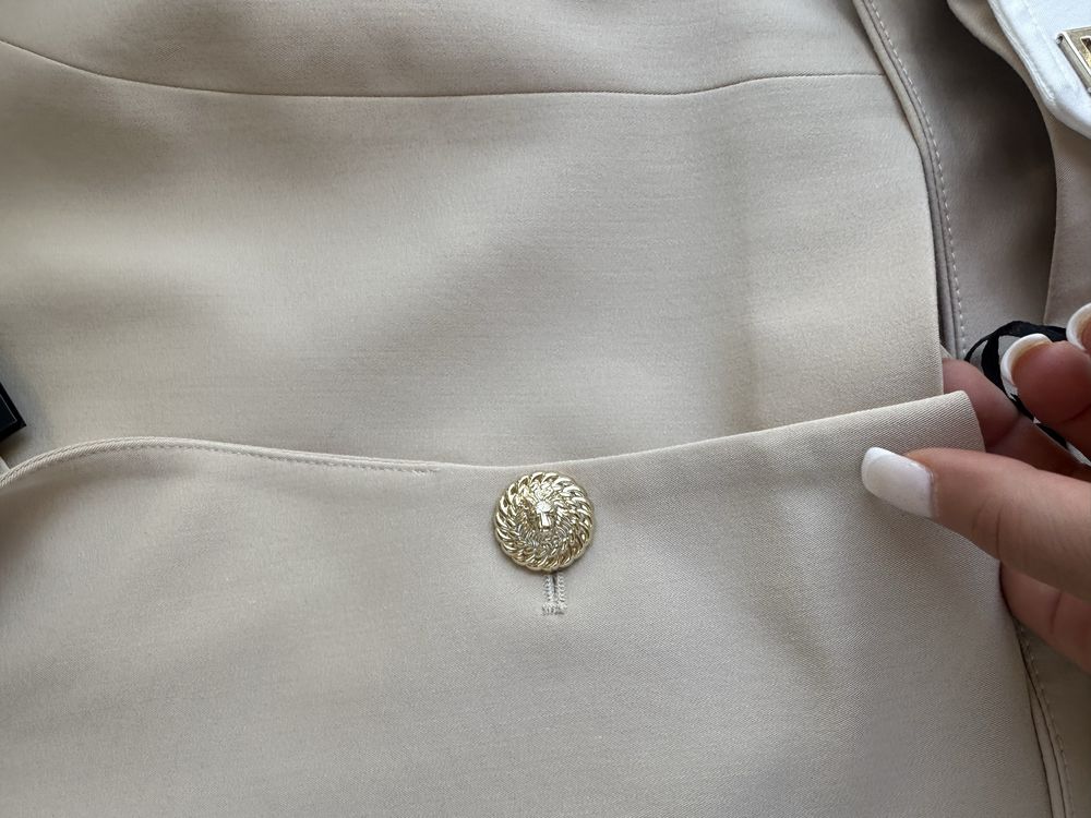 Garnitur beżowy elegancki Balmain