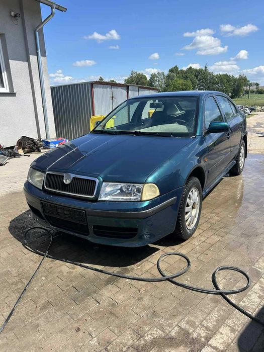 Skoda octavia I 1999 1,6/ Na części