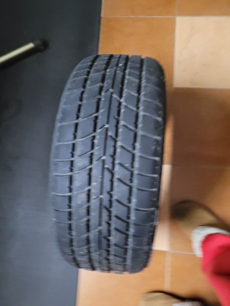 Pneu usado por pouco tempo