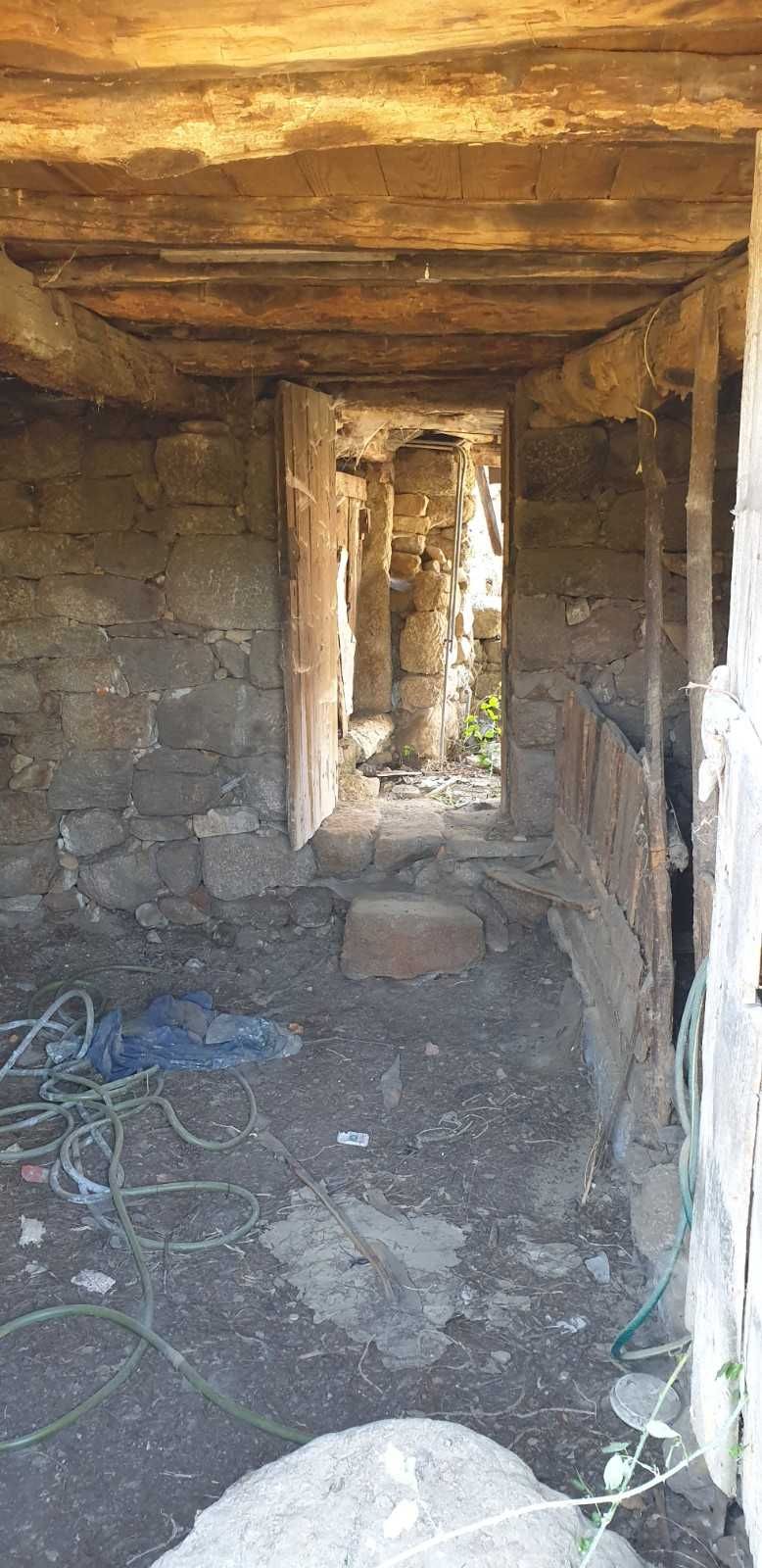 Casa de Habitação, p/ restaurar, Barbadães Baixo, Vila Pouca de Aguiar