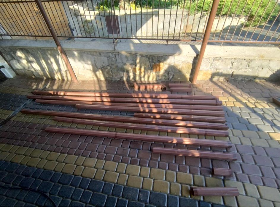 Używane Plastikowe Rynny w Stylu Angielskim