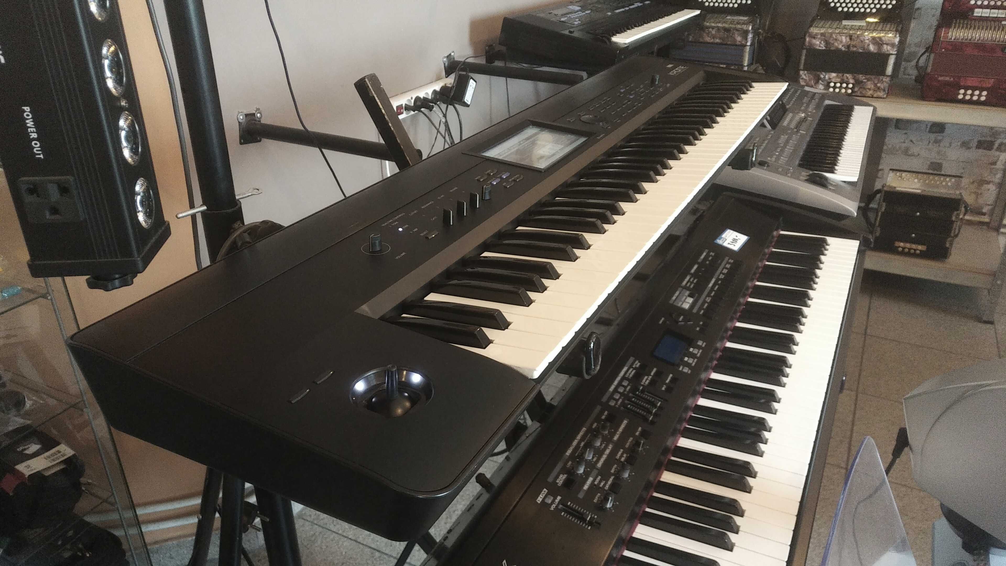 Znakomity syntezator Korg Krome 73 Stan idealny