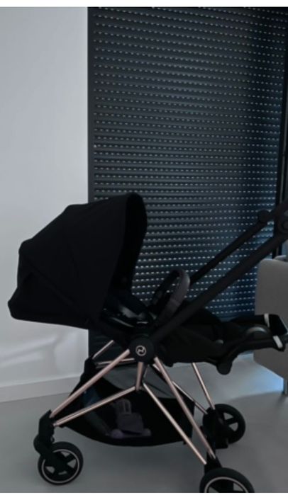 Cybex Mios 3.0 Rose Gold z tapicerką Sepia Black i dodatkami