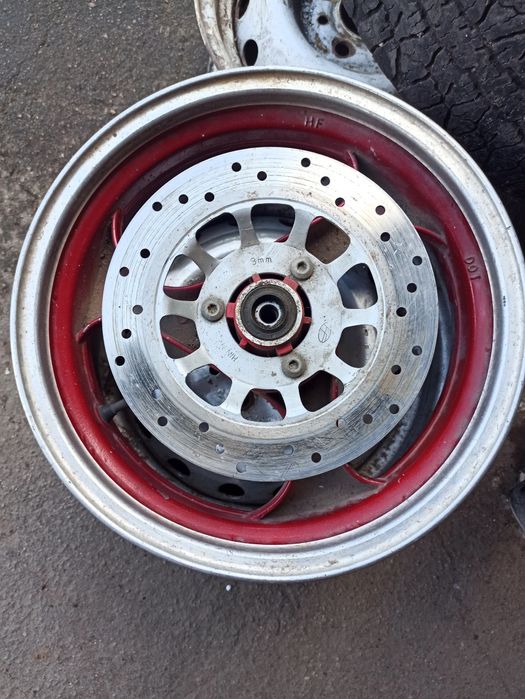Диск передний R13