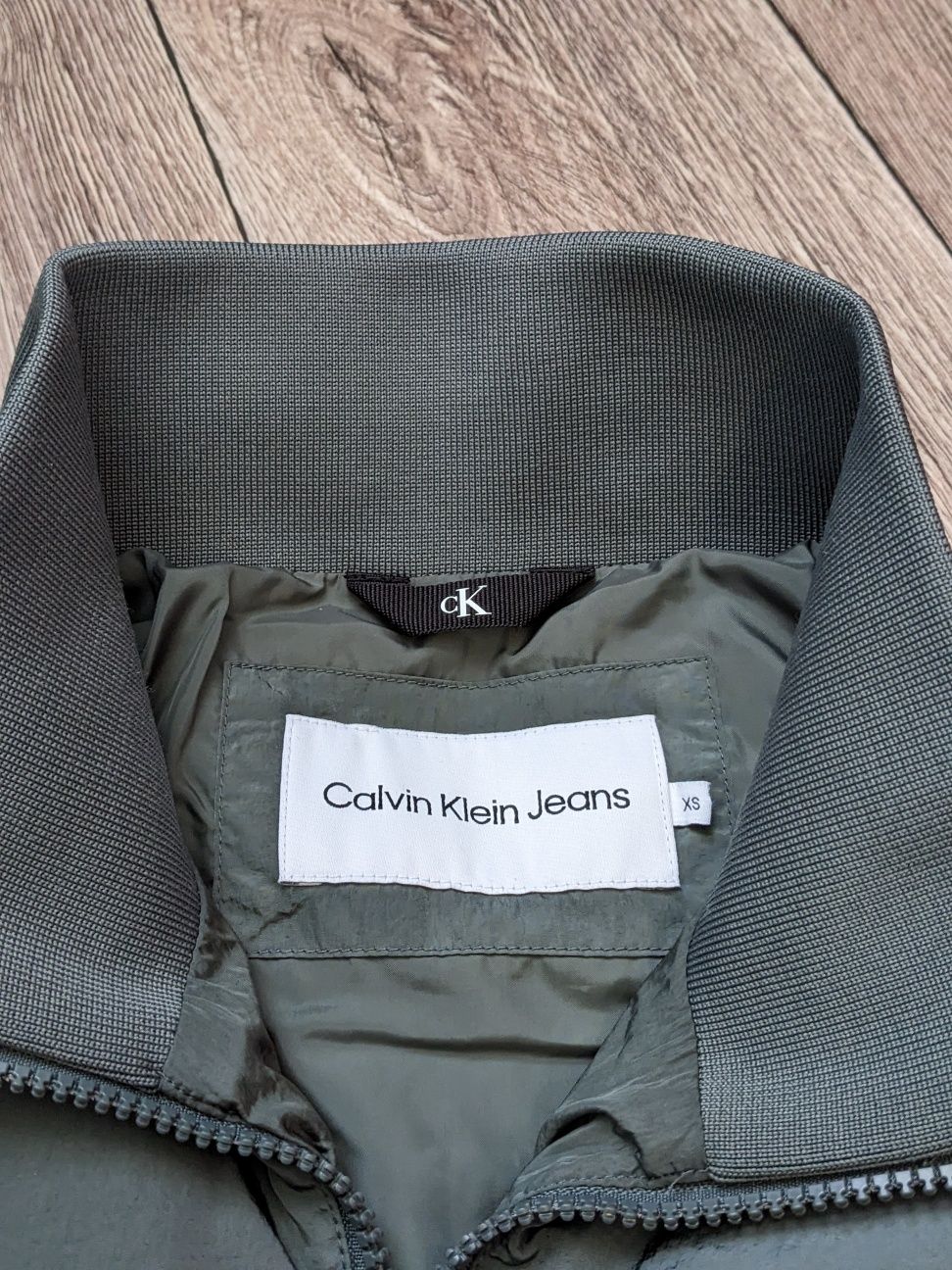 Куртка-бомбер Calvin Klein Jeans