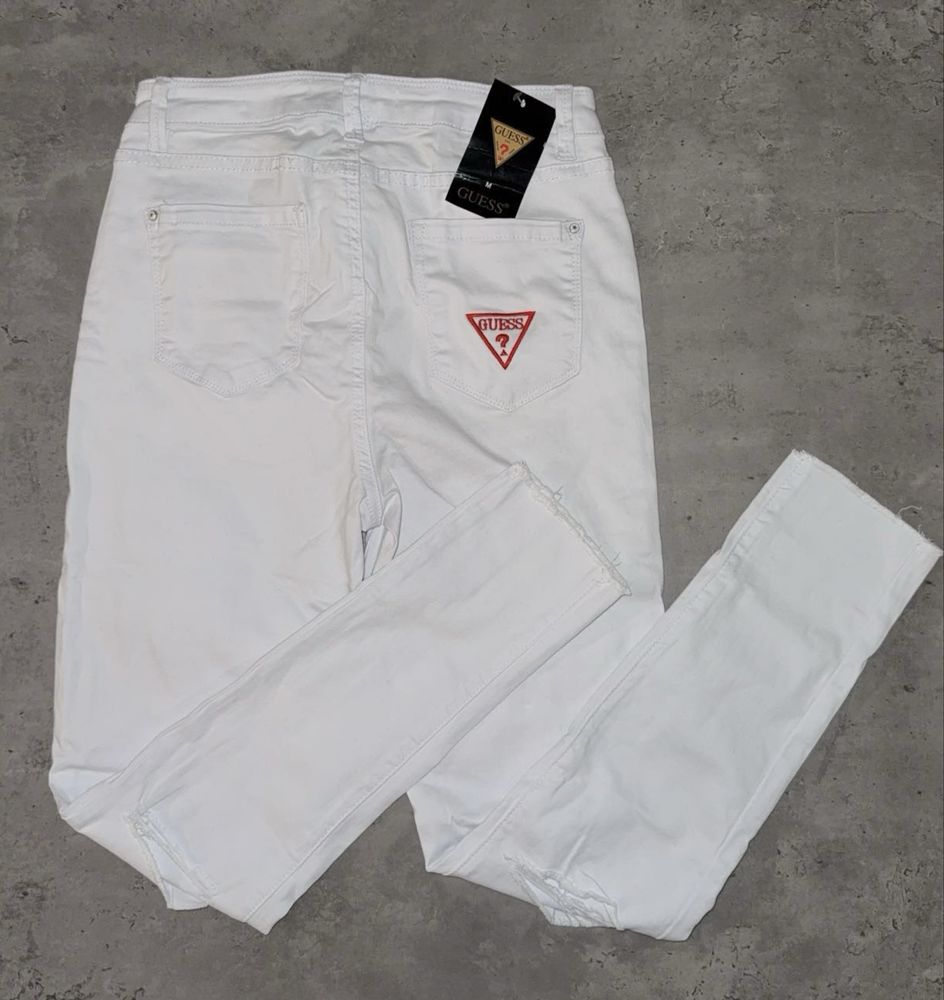 białe jeansy skinny dzinsy wyszywane logo nowe!!