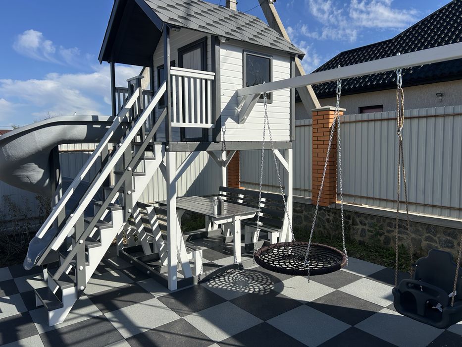 Дитячий майданчик гірка гойдалки куб турніки лазалка канати столик