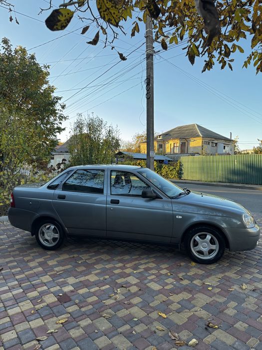 Lada Priora 2011 2170 люкс комплектация