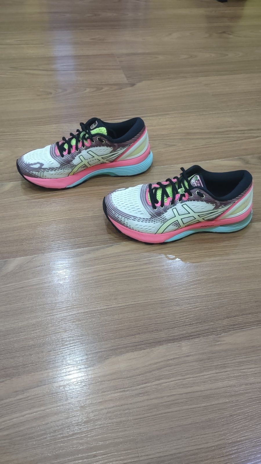 Жіночі кросівки ASICS GEL-Nimbus 21 FlyteFoam