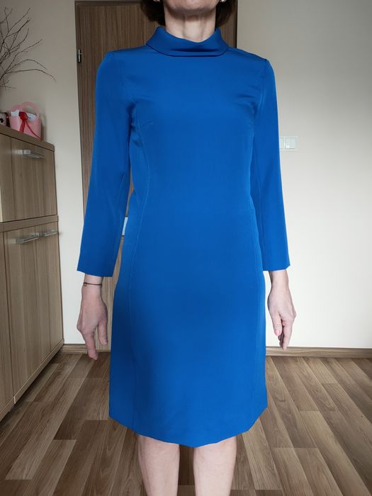 Piękna niebieska sukienka