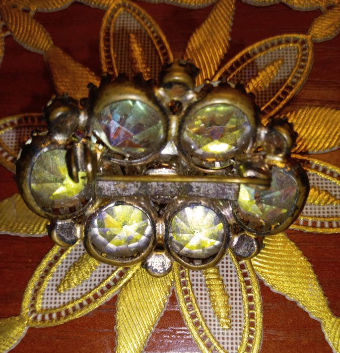 Продам две броши СССР