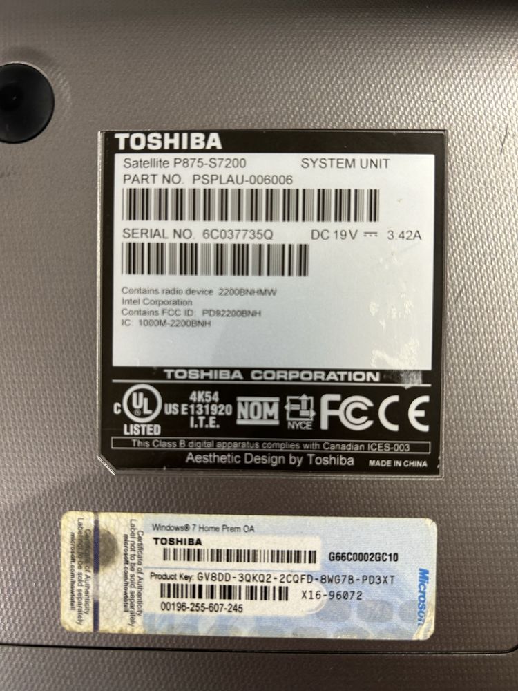 Laptop Toshiba 17” P875-s7200 i5 6GB ram 750SDD