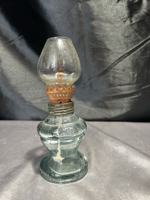 Lampa Naftowa z Przeźroczystego Szkła Klasyczna i Funkcjonalna