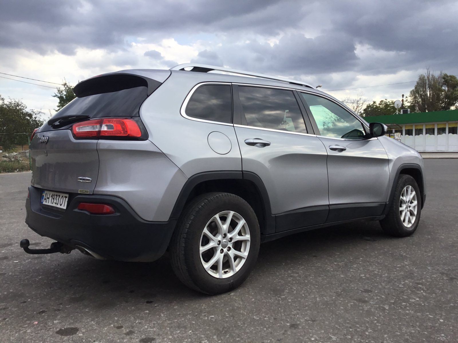 Jeep Cherokee 3.2 АКП полный привод