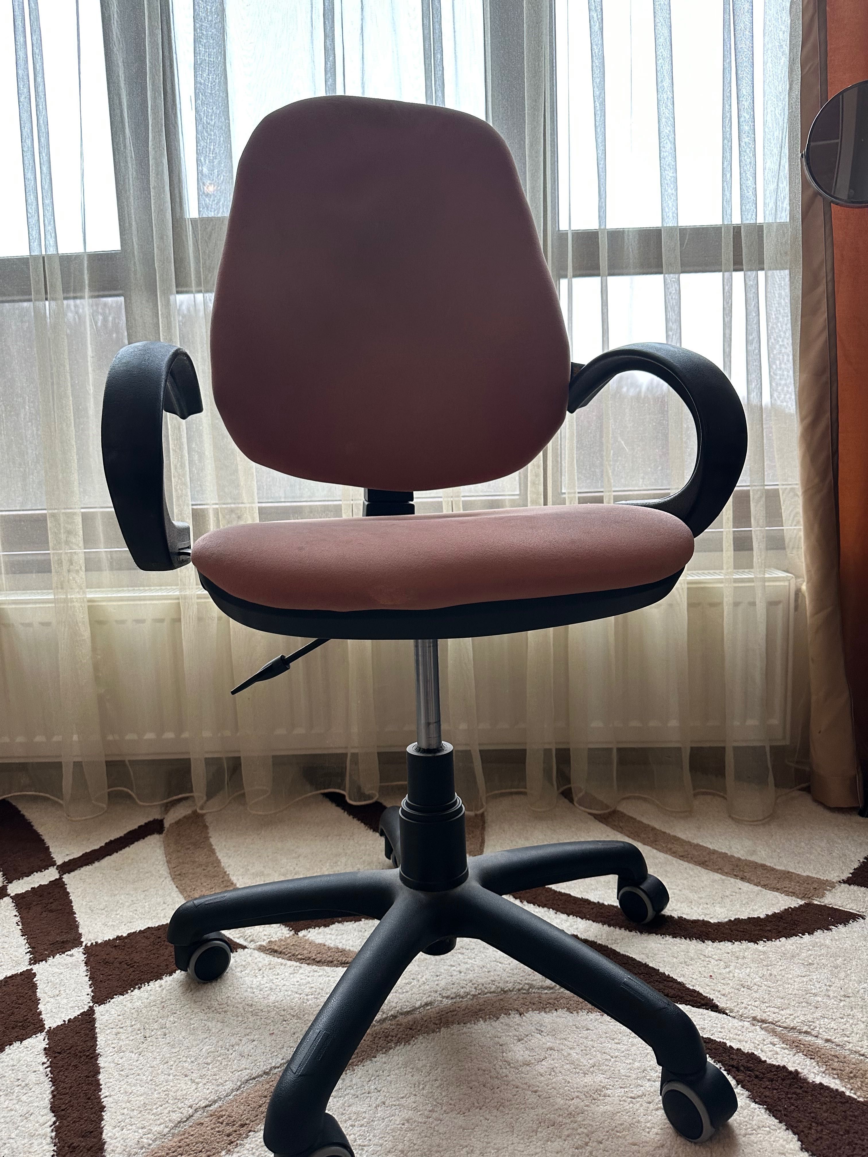 Крісло офісне коричневе