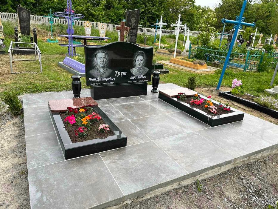 Пам'ятники та вироби з граніту