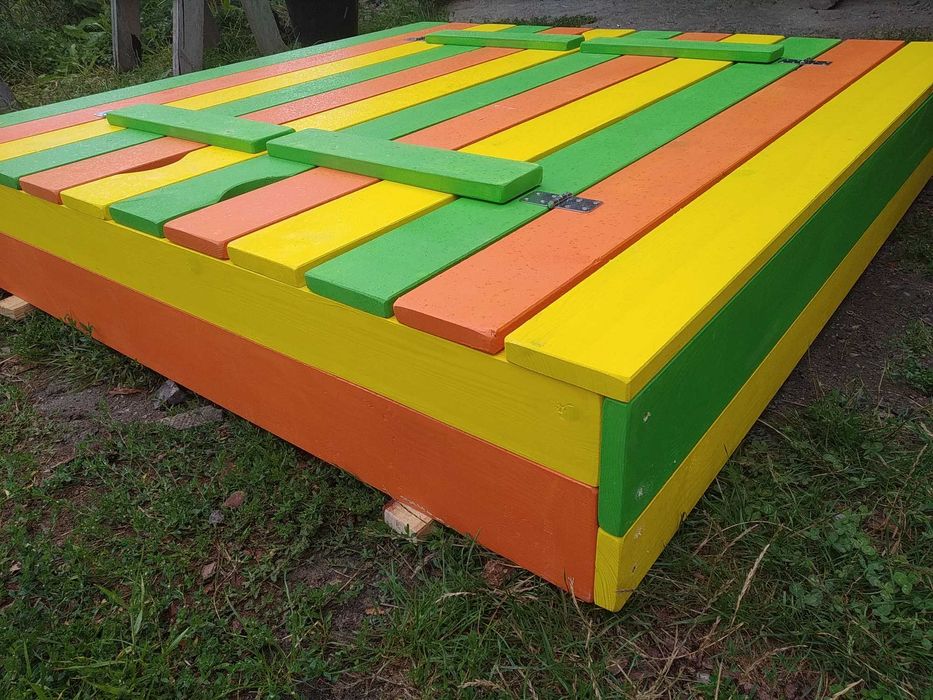 Дитяча пісочниця з кришкою + столик з лавками!