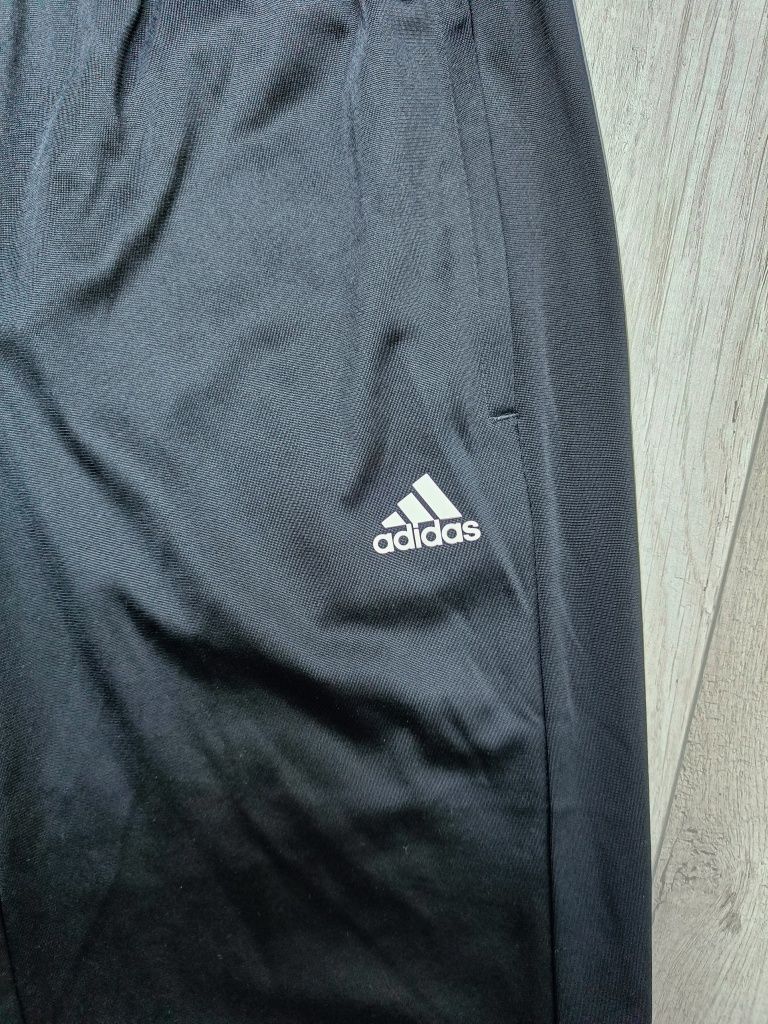 Czarne spodnie dresowe męskie Adidas, rozmiar L / 40