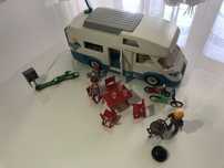 Playmobil kamper z rodziną