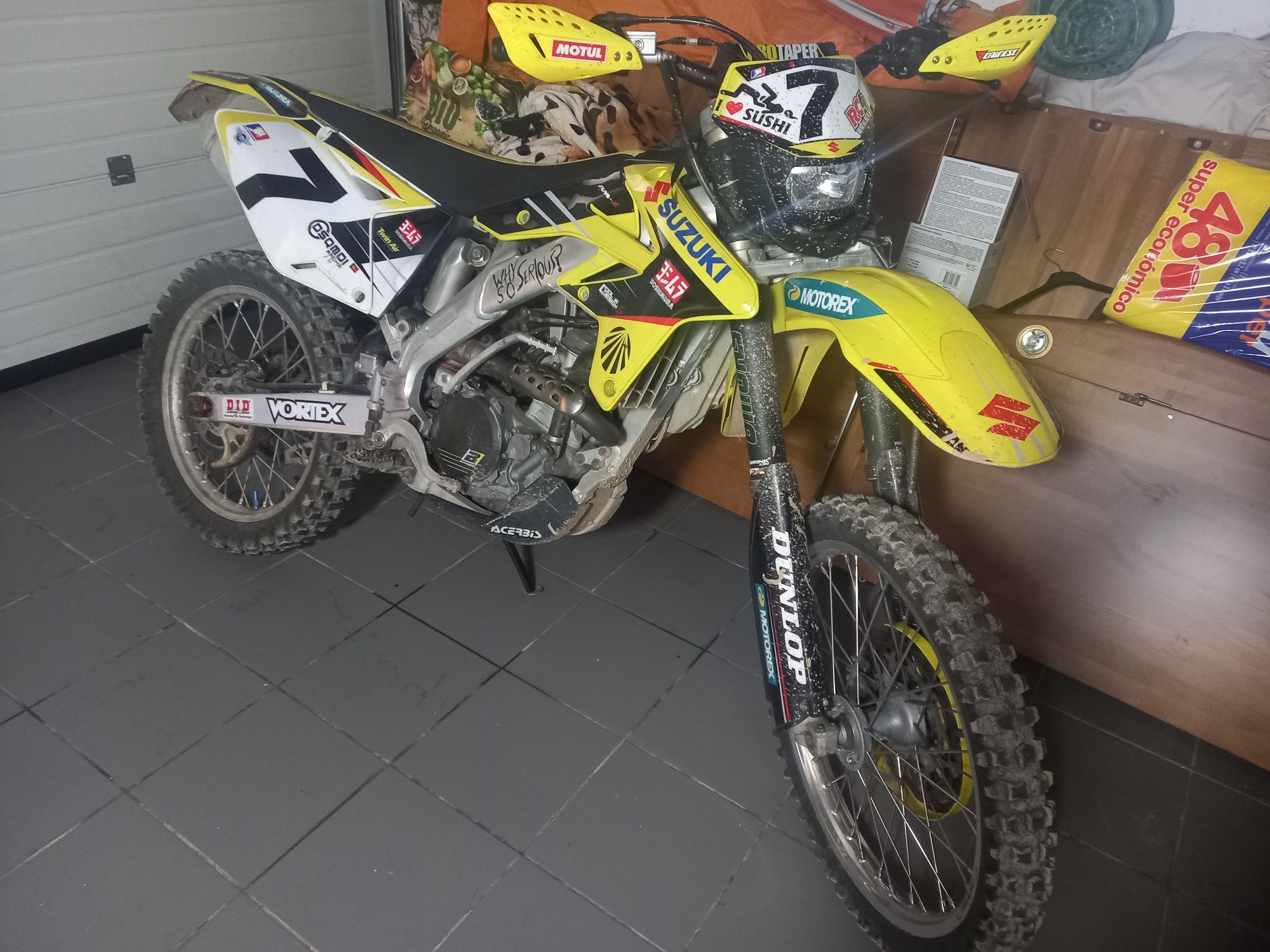 Suzuki rmz 250f  como nova e com muitos extras