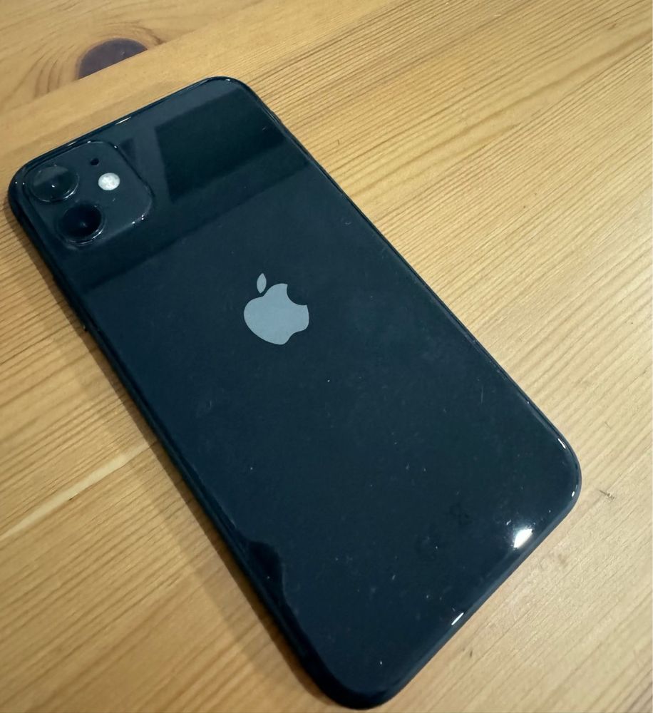 Vendo Iphone 11 preto 128gb