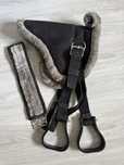 Pad do jady na oklep pony