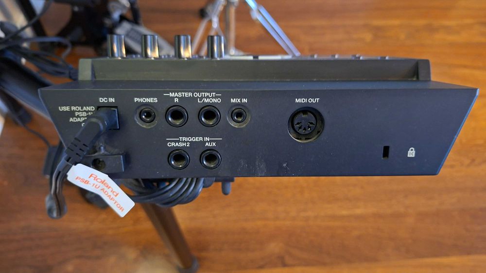 Vende-se bateria eletrónica ROLAND - COMO NOVA