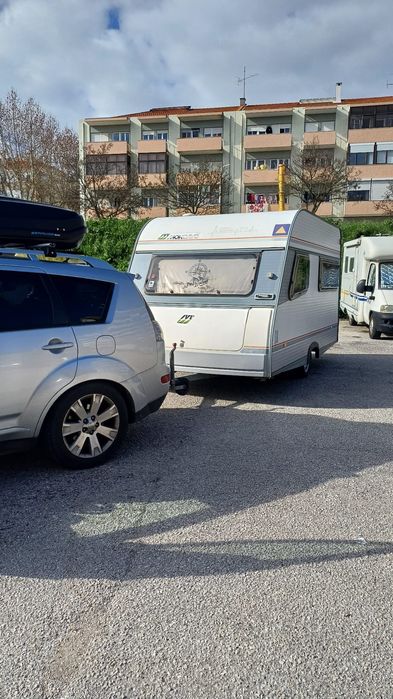 Vende-se caravana nasional