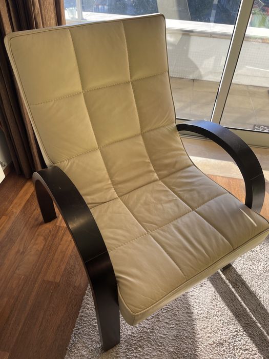 Poltrona em prele bege