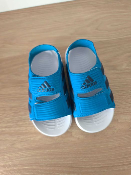 Adidas AltaSwim niebieskie sandałki - stan idealny