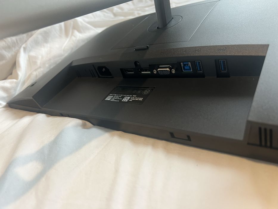 DELL P2422H 24” Full HD Monitor – Excellent Condition