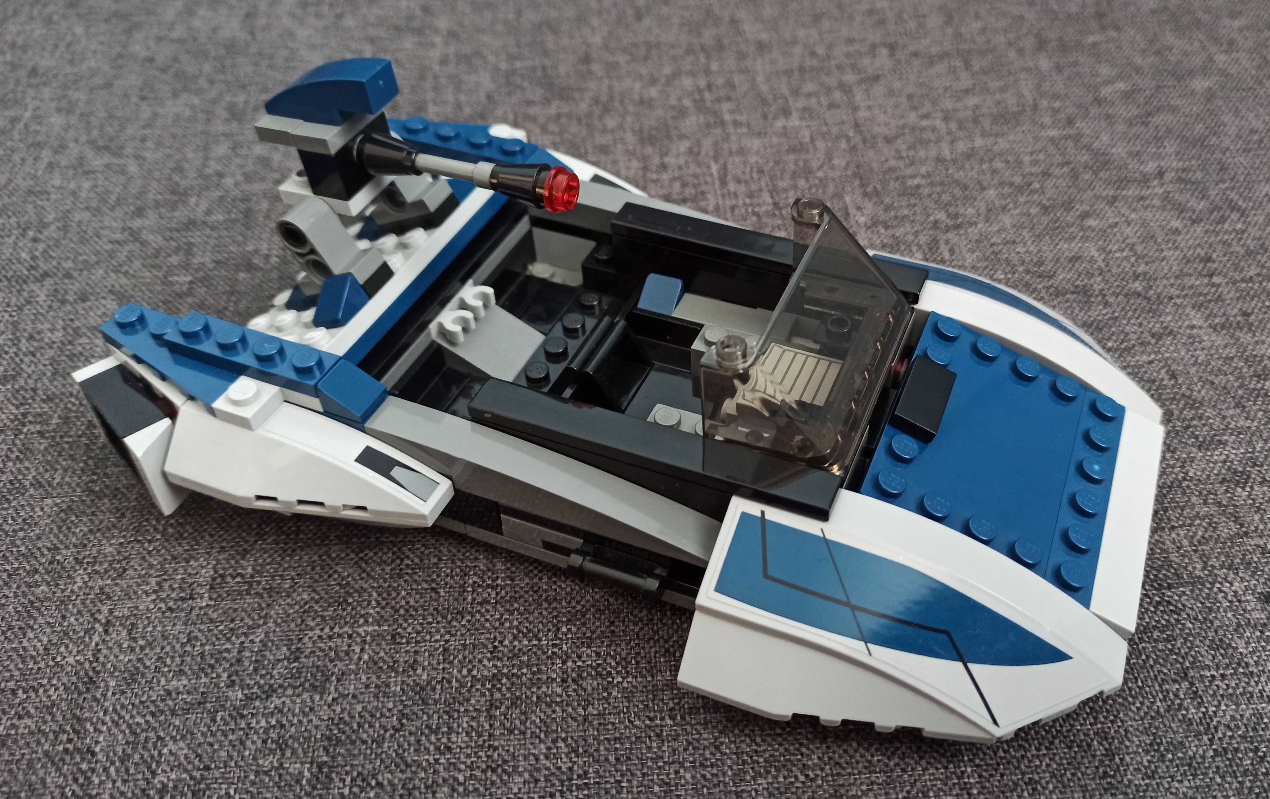 LEGO 75022 Star Wars Mandalorian Speeder BOX