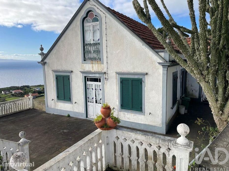 Casa / Villa T5 em Santo Amaro de 210,00 m2